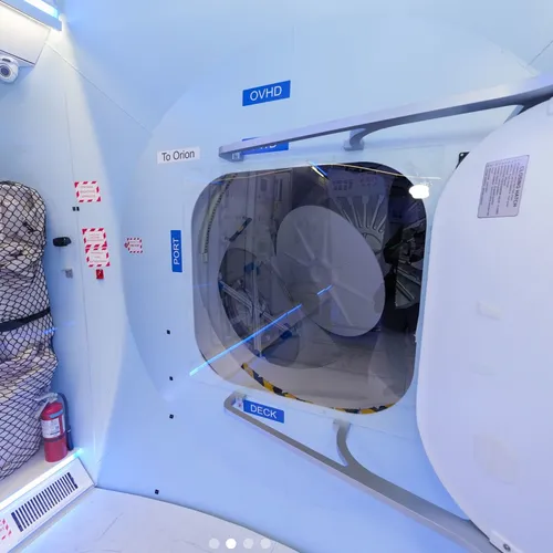 Gateway-Clearance Testing Mockup of Station Airlock